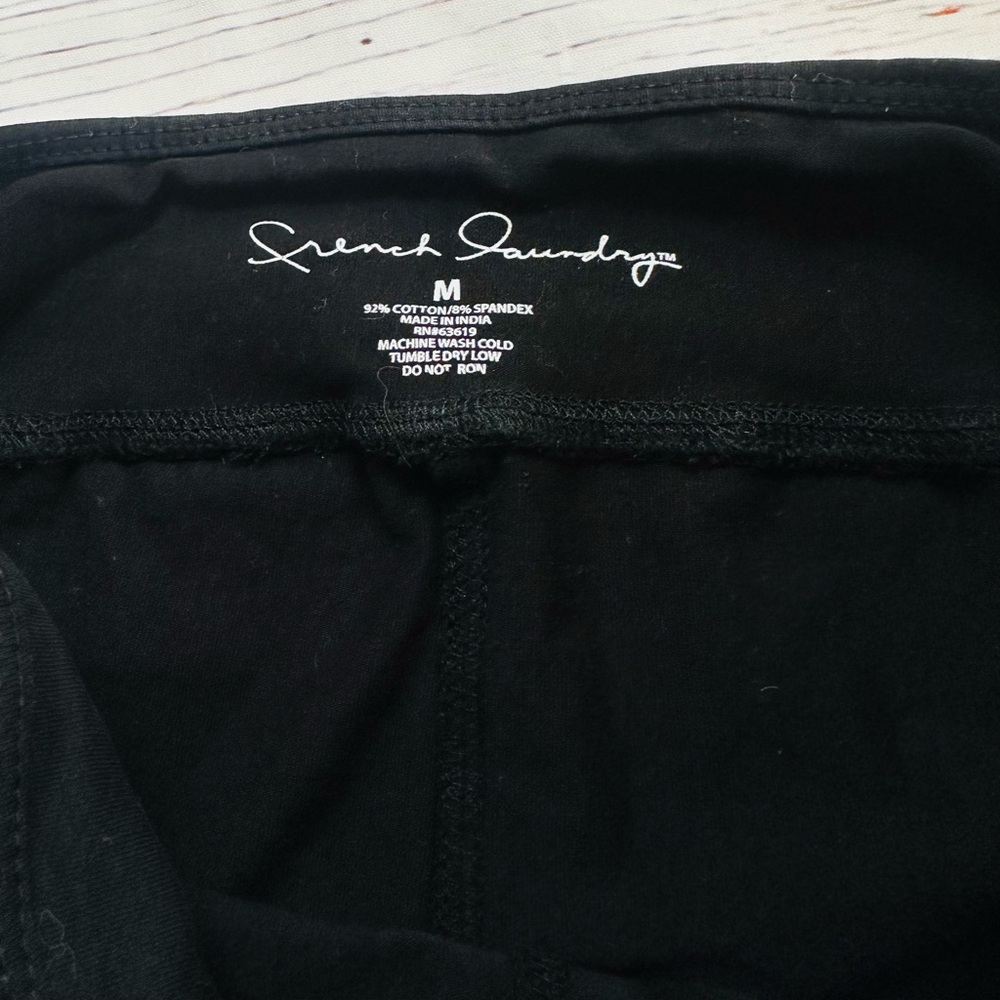 Black Lace Hem Capris Leggings! Size 14 - Picture 3 of 4
